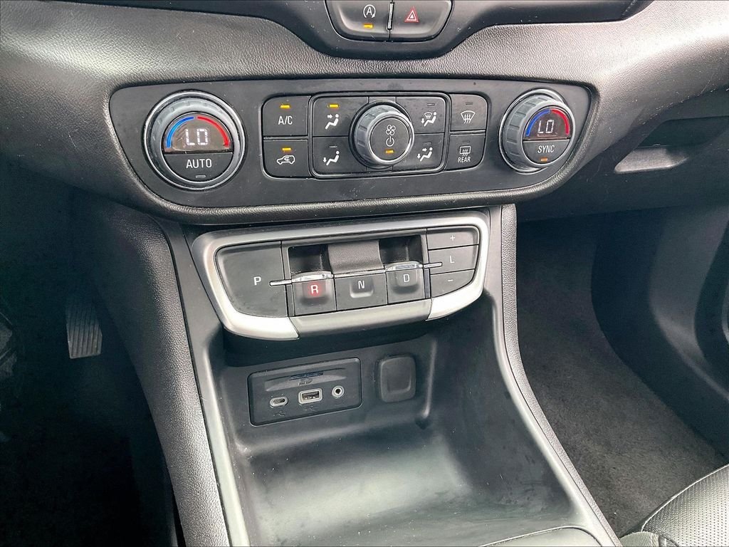 Used 2024 Summit White GMC SLT image 24
