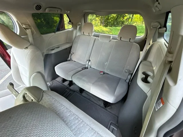 Used 2015 Red Toyota LE image 39