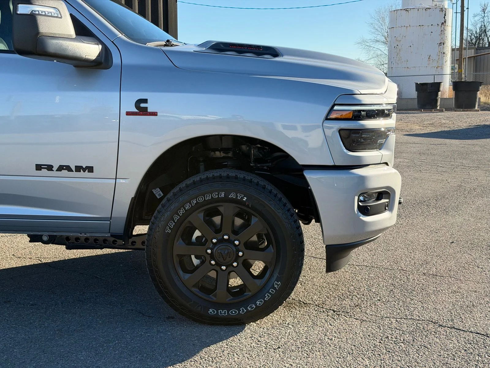 New 2026 Silver-Zynith Exterior Paint RAM Laramie image 4