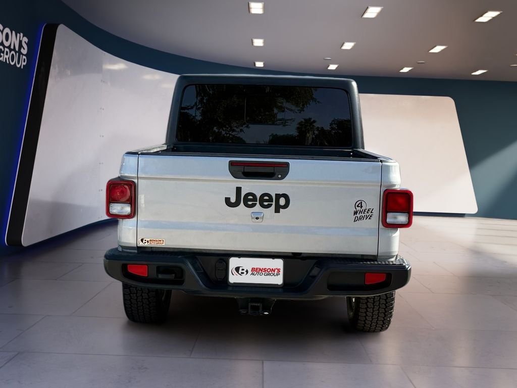 Used 2022 Silver Jeep Willys image 4
