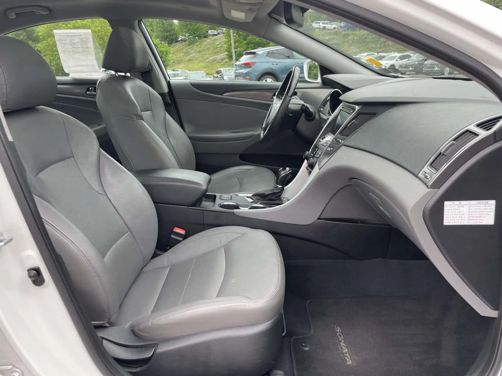 Used 2011 Porcelain White Pearl Hyundai Hybrid image 22