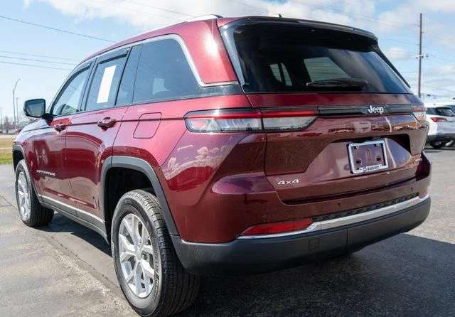 Used 2023 Red Jeep Limited image 7