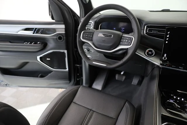 New 2026 High Gloss Black Exterior Paint Jeep Limited Altitude image 22