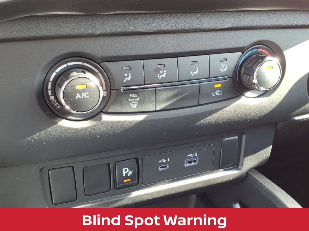 Used 2025 Glacier White Nissan S v6 w/intelligent cruise control & apple car play image 7