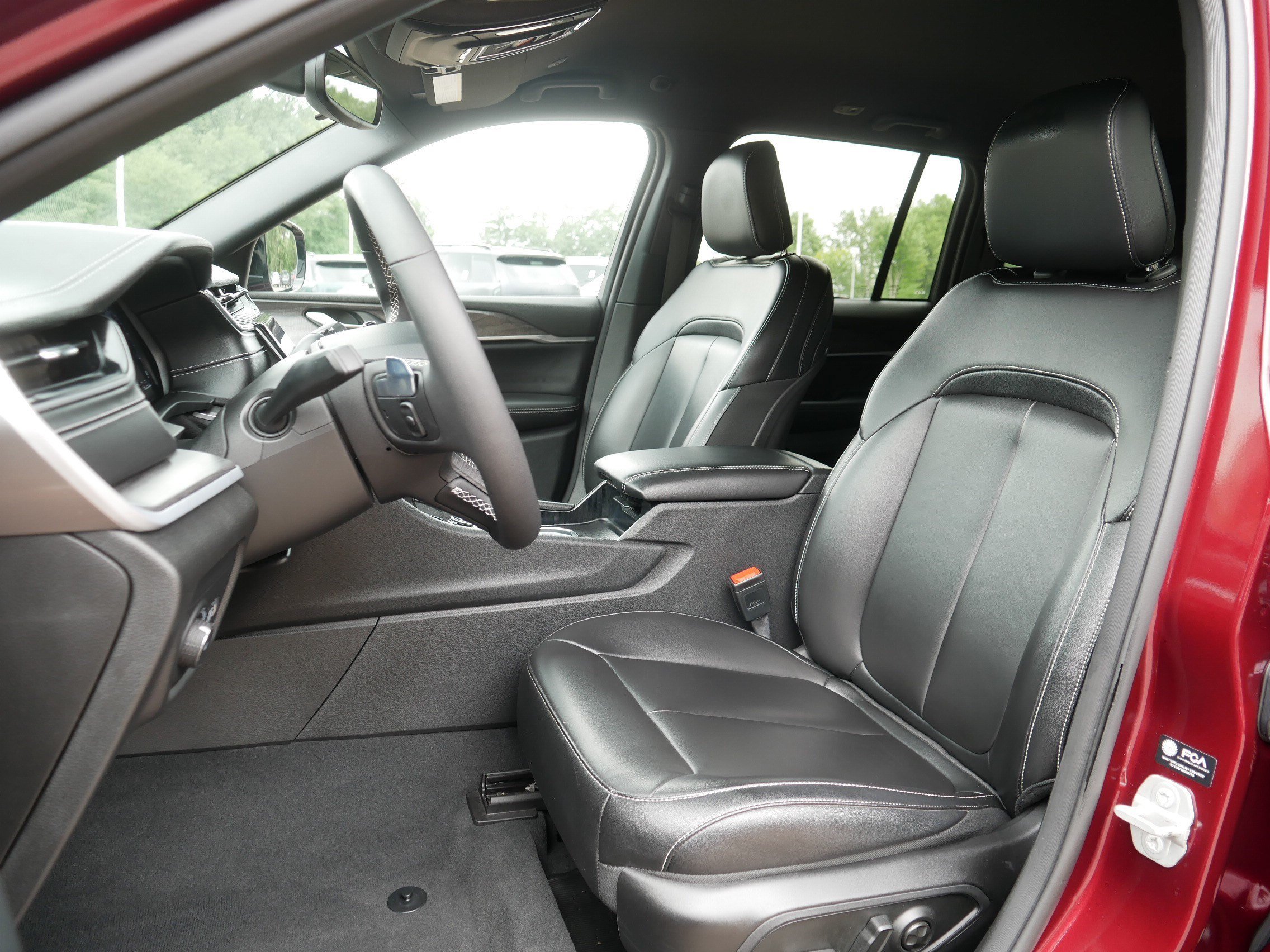 Used 2024 Velvet Red Pearlcoat Jeep Limited image 34