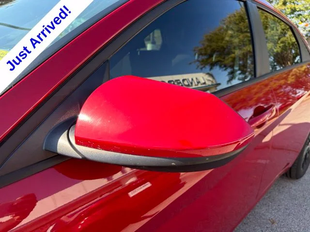 Used 2022 Red Hyundai Blue image 11