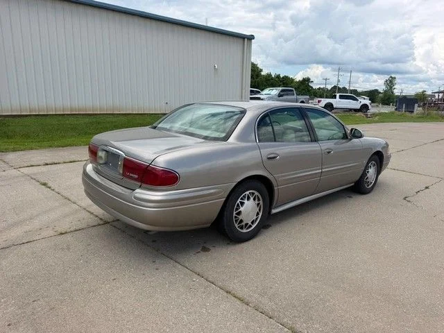 Used 2004 Beige Buick Custom image 3