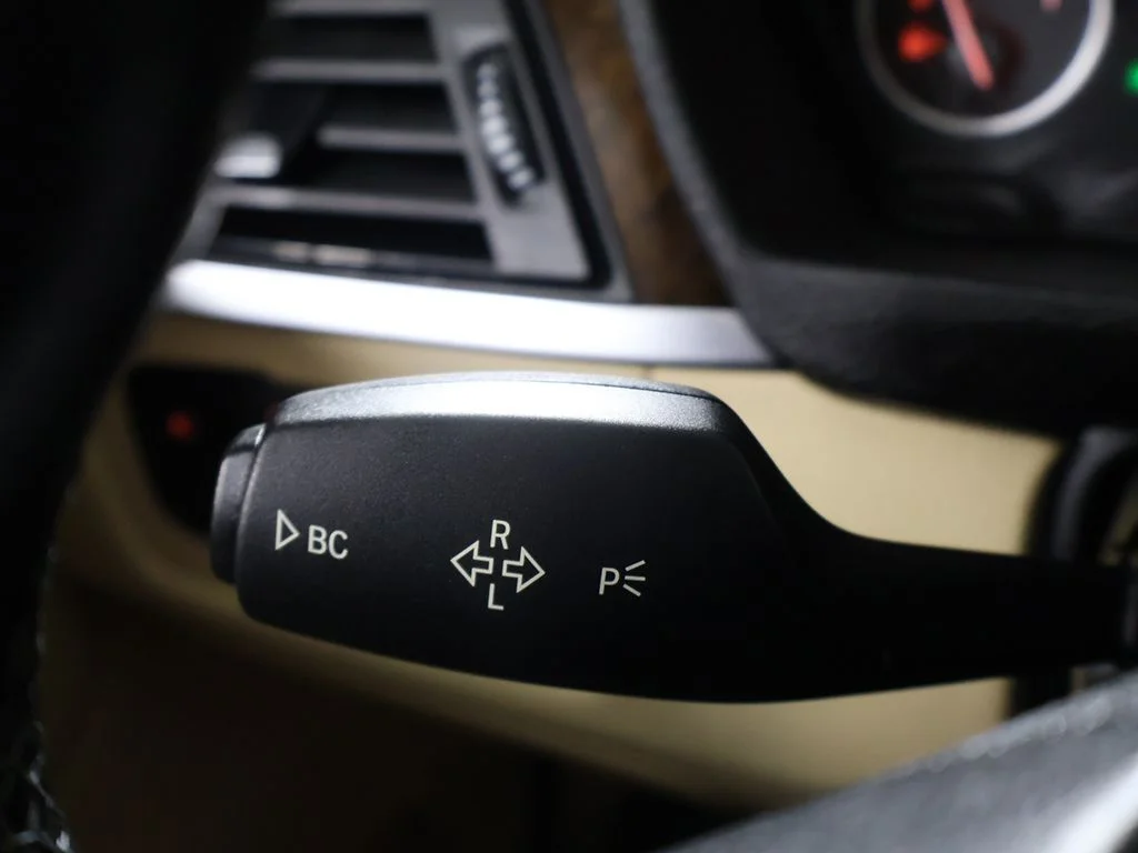 Used 2015 White BMW 328i xDrive image 41