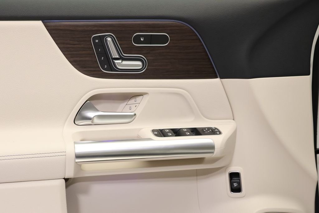 New 2026 Polar White Mercedes-Benz GLA 250 image 32