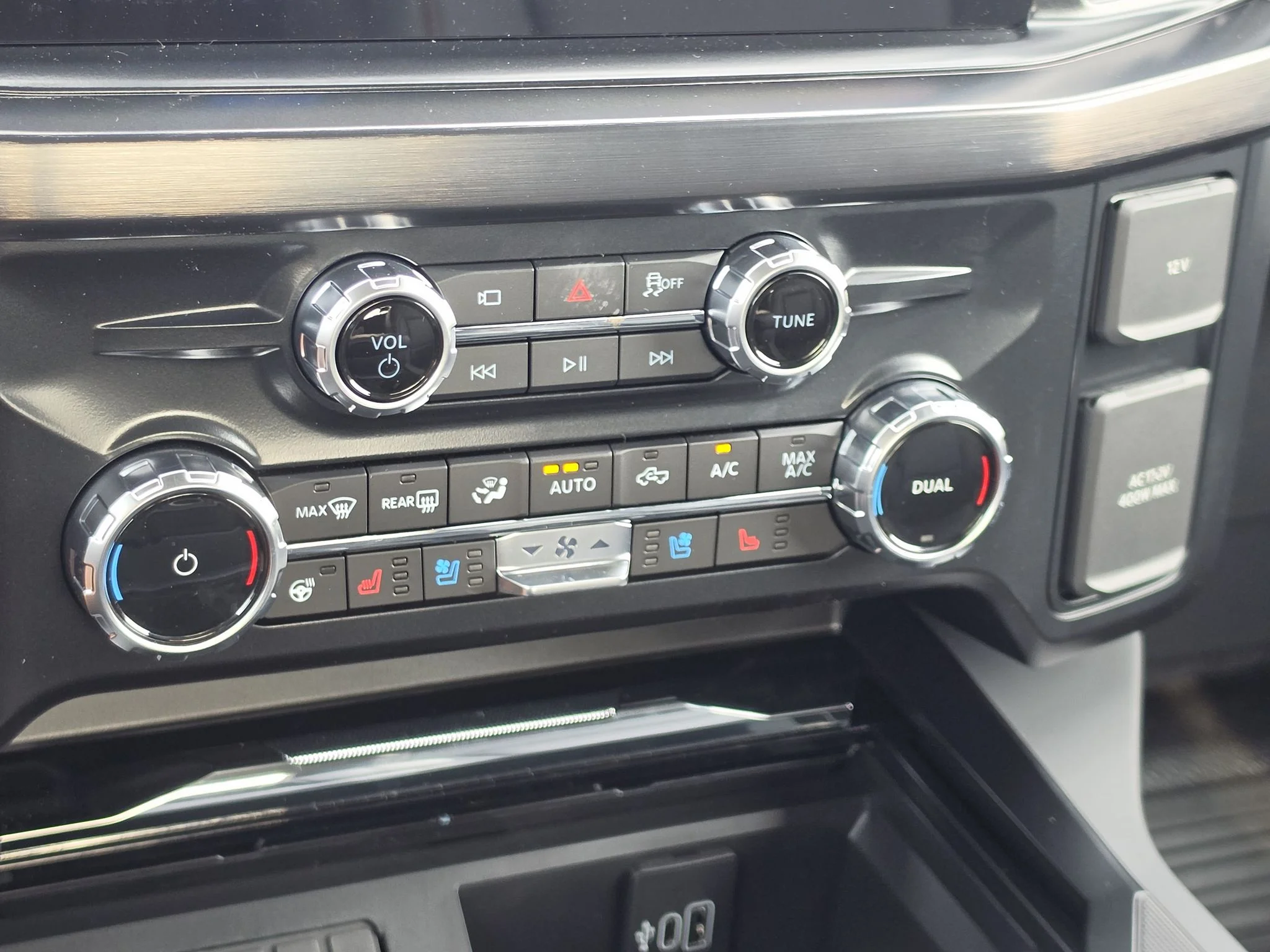 New 2026 Agate Black Metallic Ford F-250® Lariat® image 22