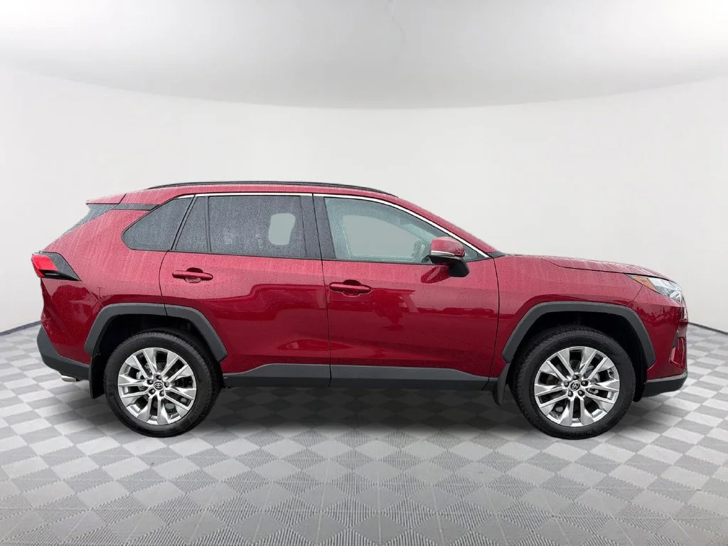Used 2025 Red Toyota XLE Premium image 4