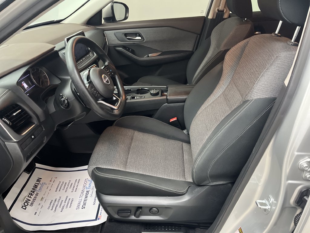 Used 2022 Silver Nissan SV image 12