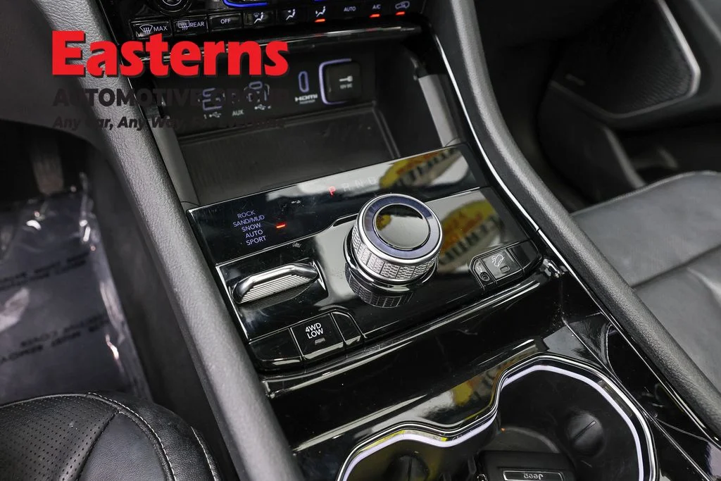 Used 2022 White Jeep 4xe image 13