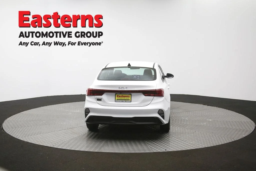 Used 2023 White Kia LXS image 36