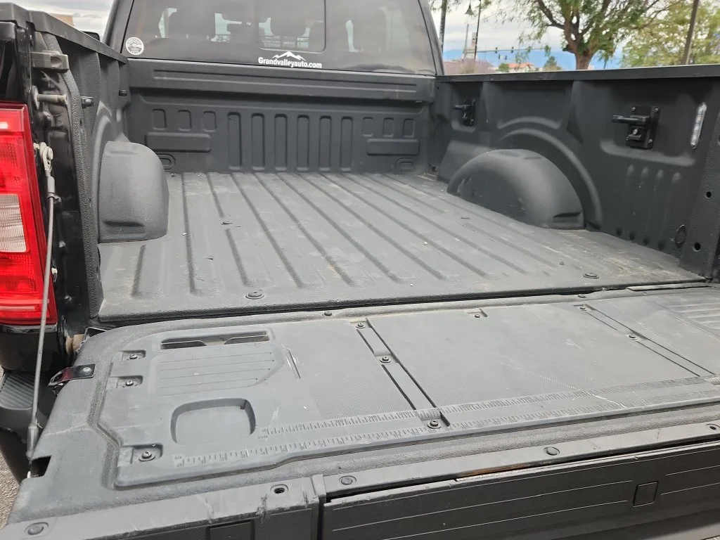 Used 2023 Black Ford XLT image 13