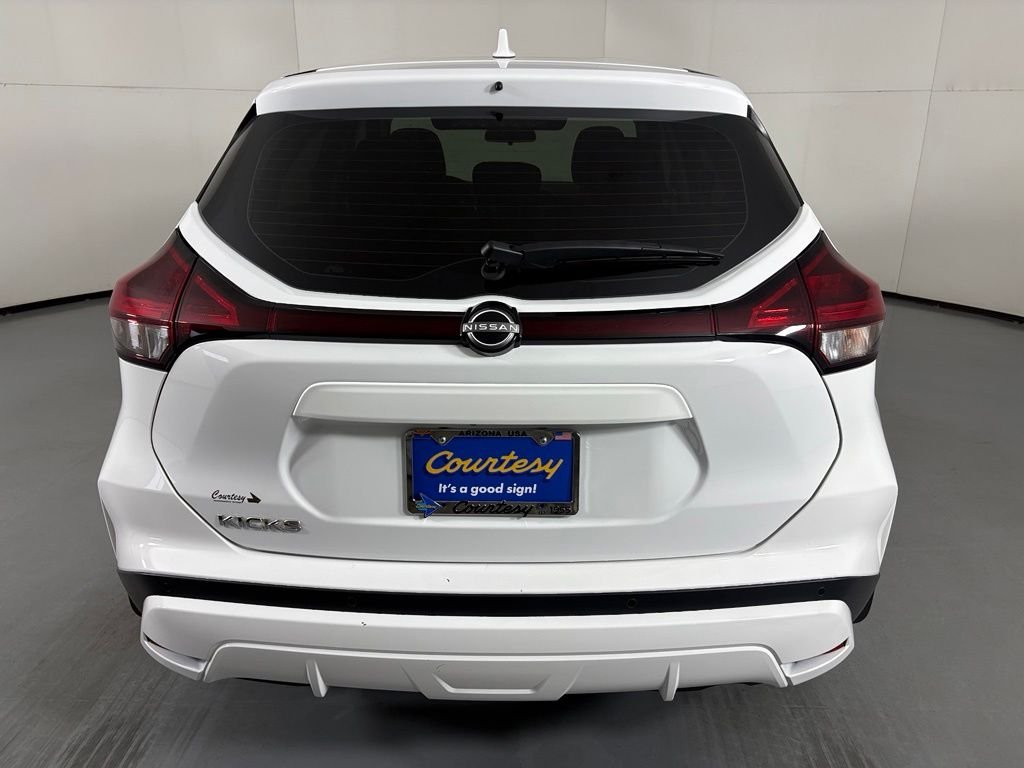 Used 2024 White Nissan S image 7