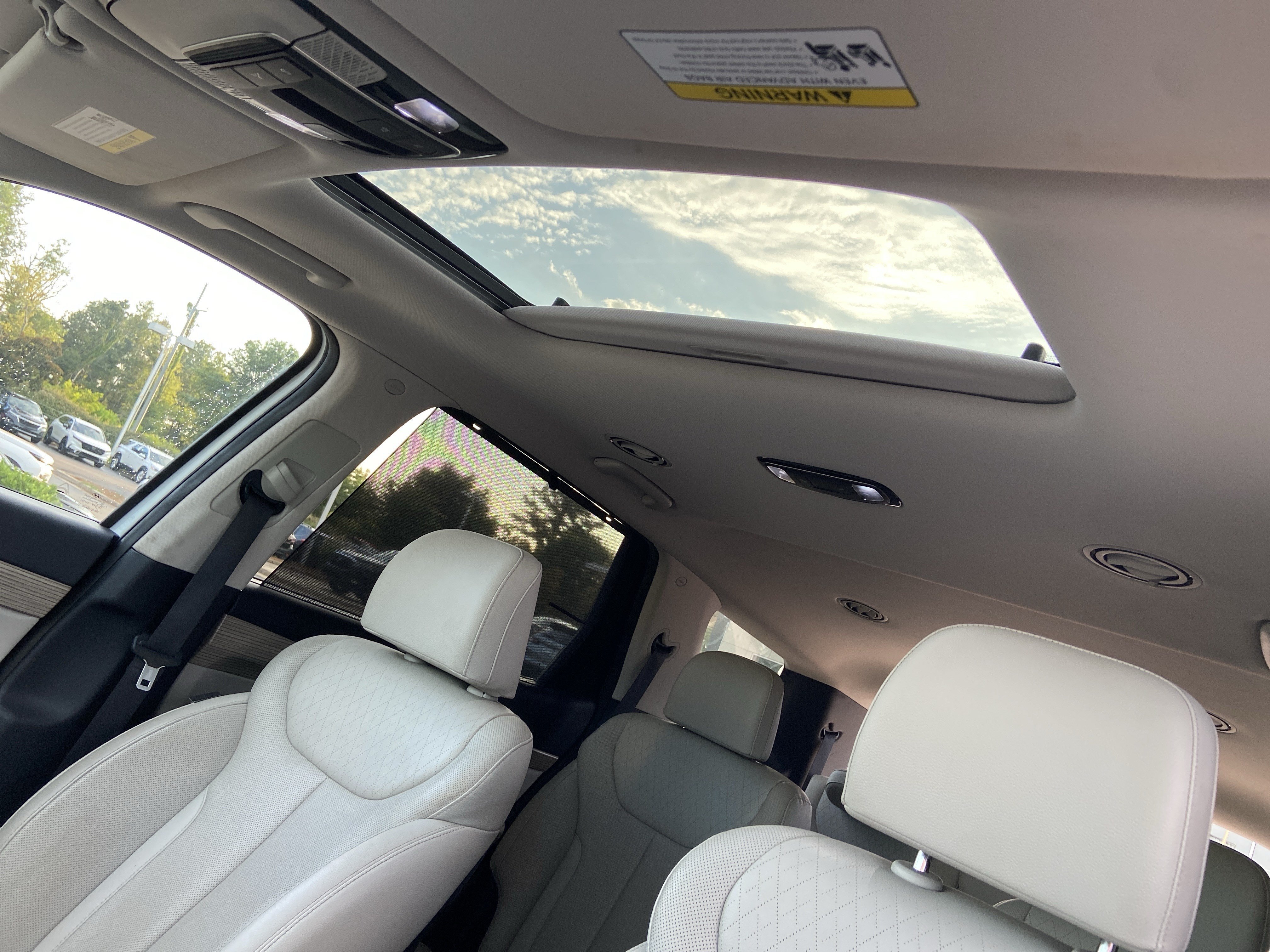 Used 2020 Hyper White Hyundai SEL image 29