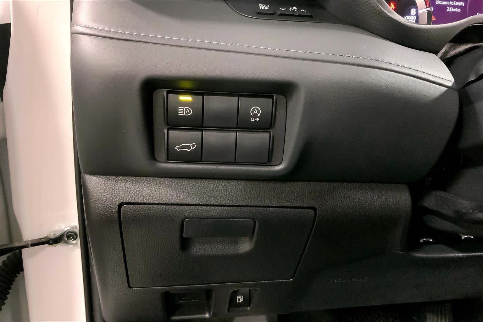 Used 2023 Wind Chill Pearl Toyota XSE image 35