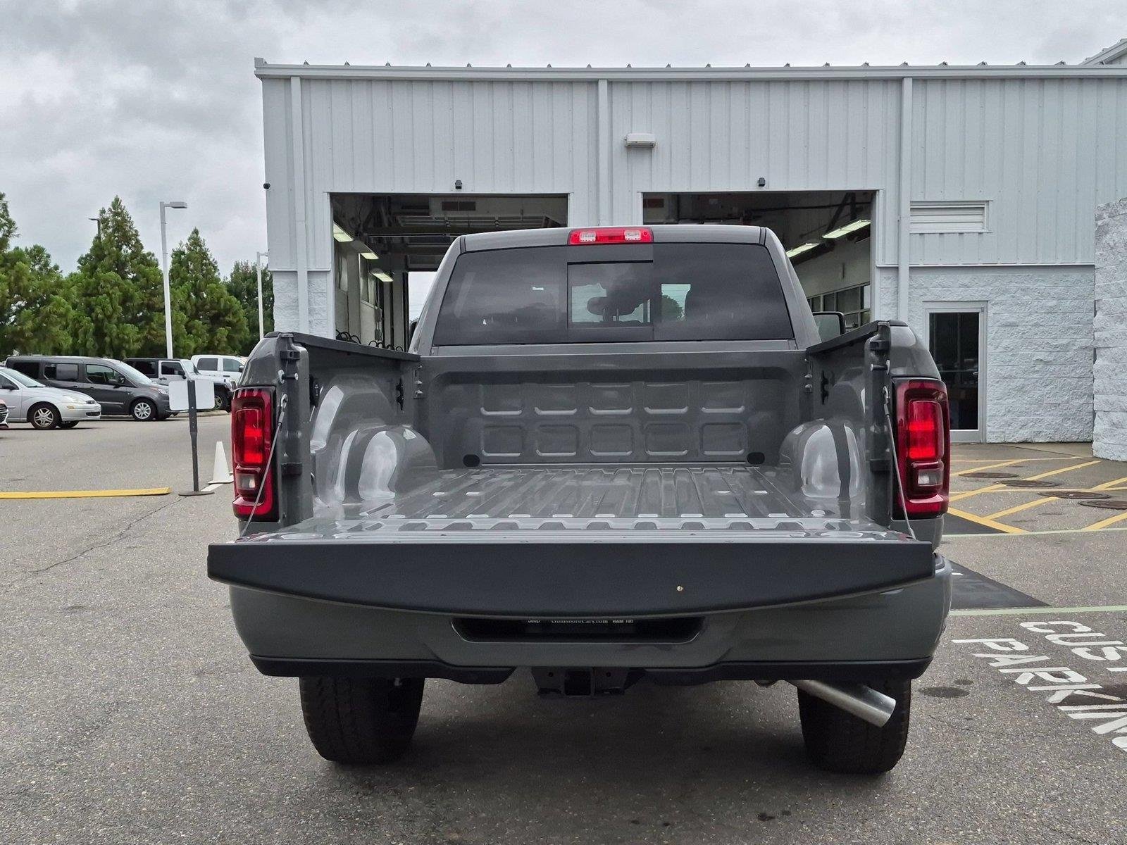 New 2026 Ceramic Gray Clear-Coat Exterior Paint RAM Black Express image 34