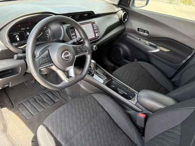 Used 2024 Gray Nissan SV image 8