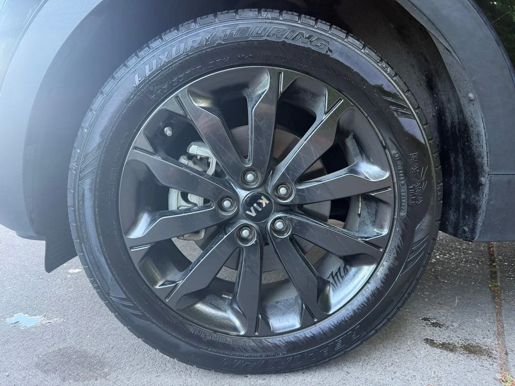 Used 2019 Black Cherry Kia EX image 9