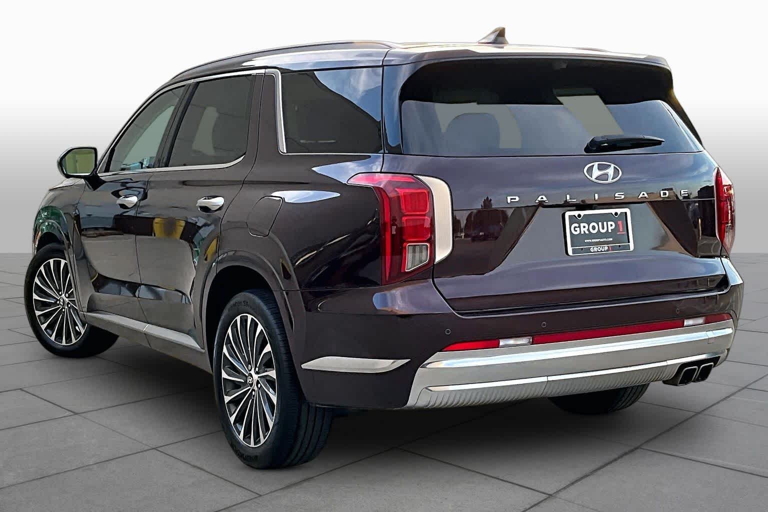 Used 2024 Sierra Burgundy Hyundai Calligraphy image 11