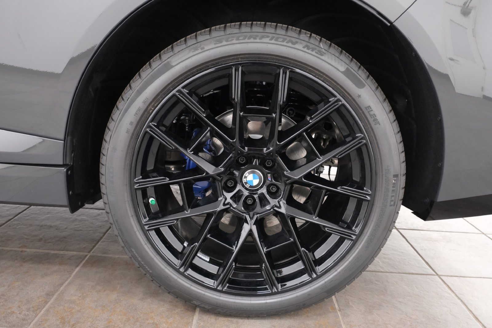 New 2027 Dravit Grey Metallic BMW  image 38