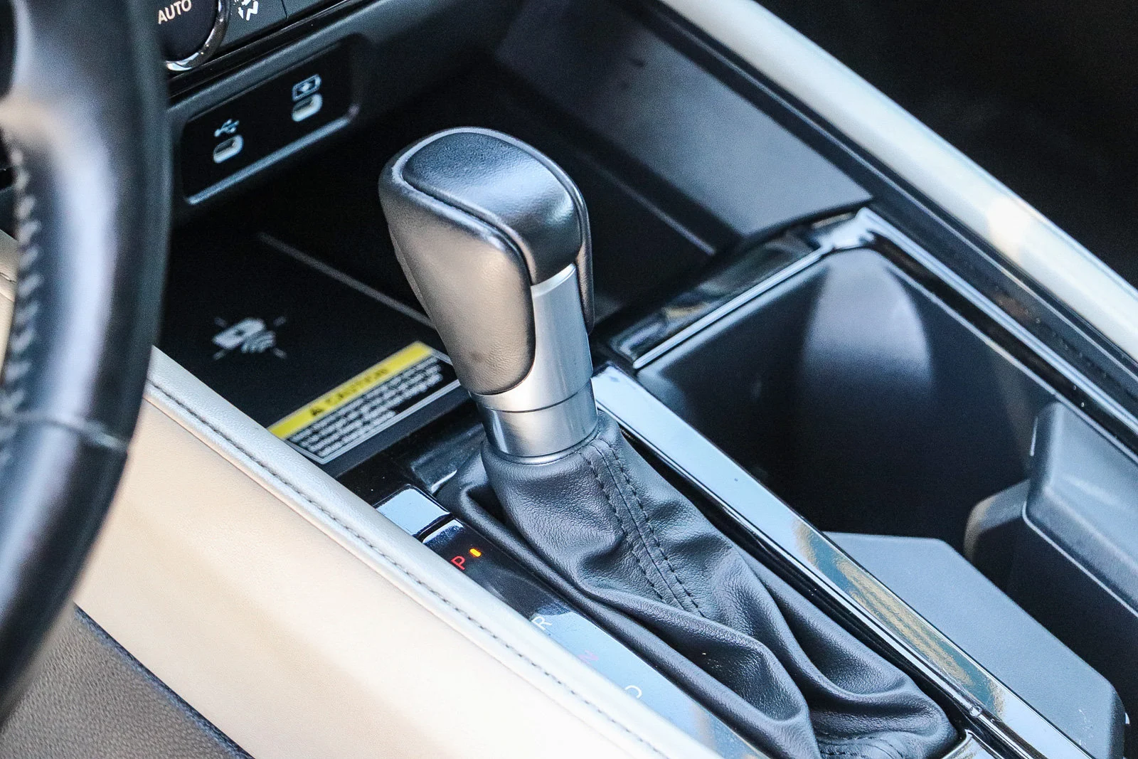 Used 2025 Platinum White Pearl Honda Touring image 26