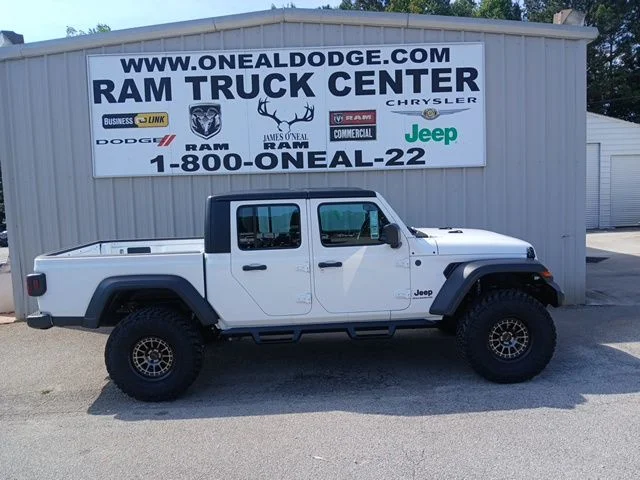 New 2026 Bright White Clear-Coat Exterior Paint Jeep Sport image 2