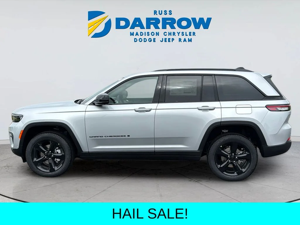 New 2025 Silver Zynith Exterior Paint Jeep Limited image 2