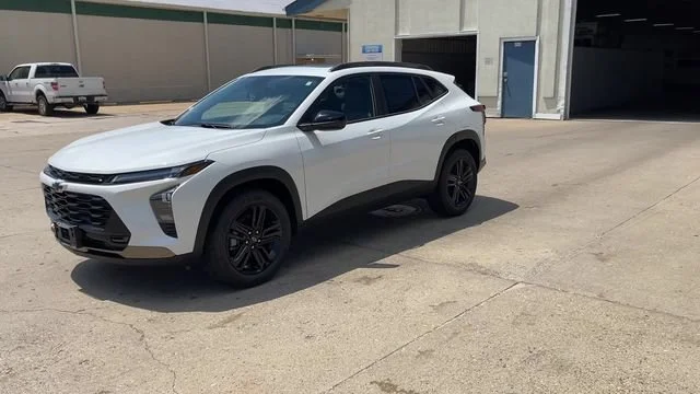 New 2026 Summit White Chevrolet ACTIV image 4