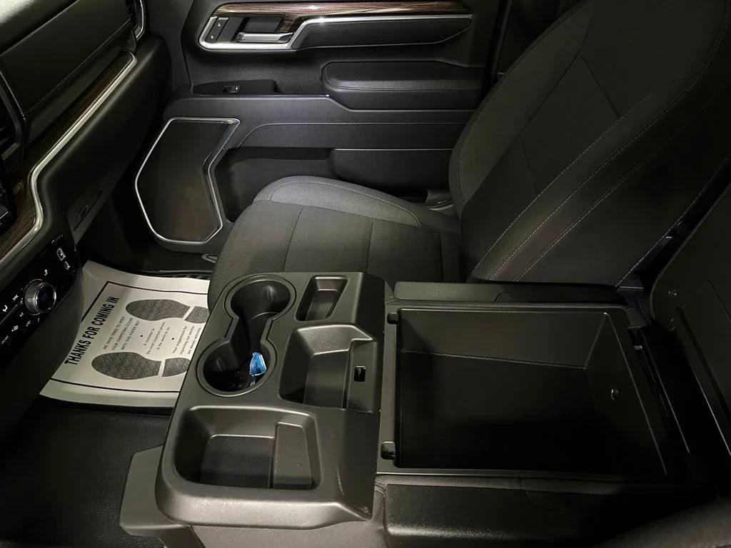 Used 2025 Gray Chevrolet LT image 39