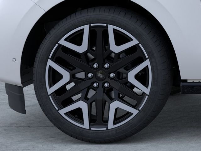 New 2026 Star White Metallic Tri-Coat Ford MAX Platinum® image 19