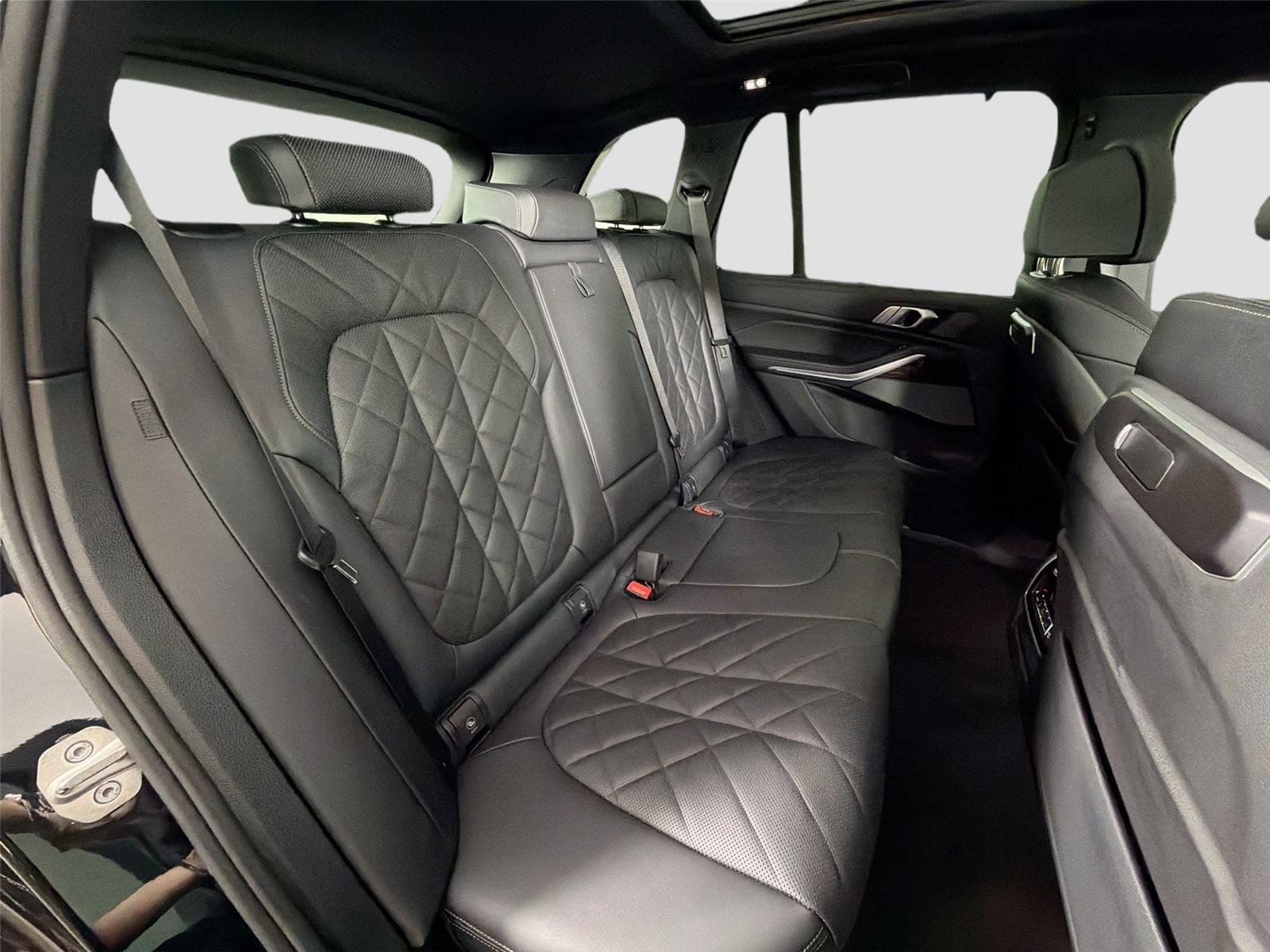 New 2026 Black Sapphire Metallic BMW sDrive40i image 56