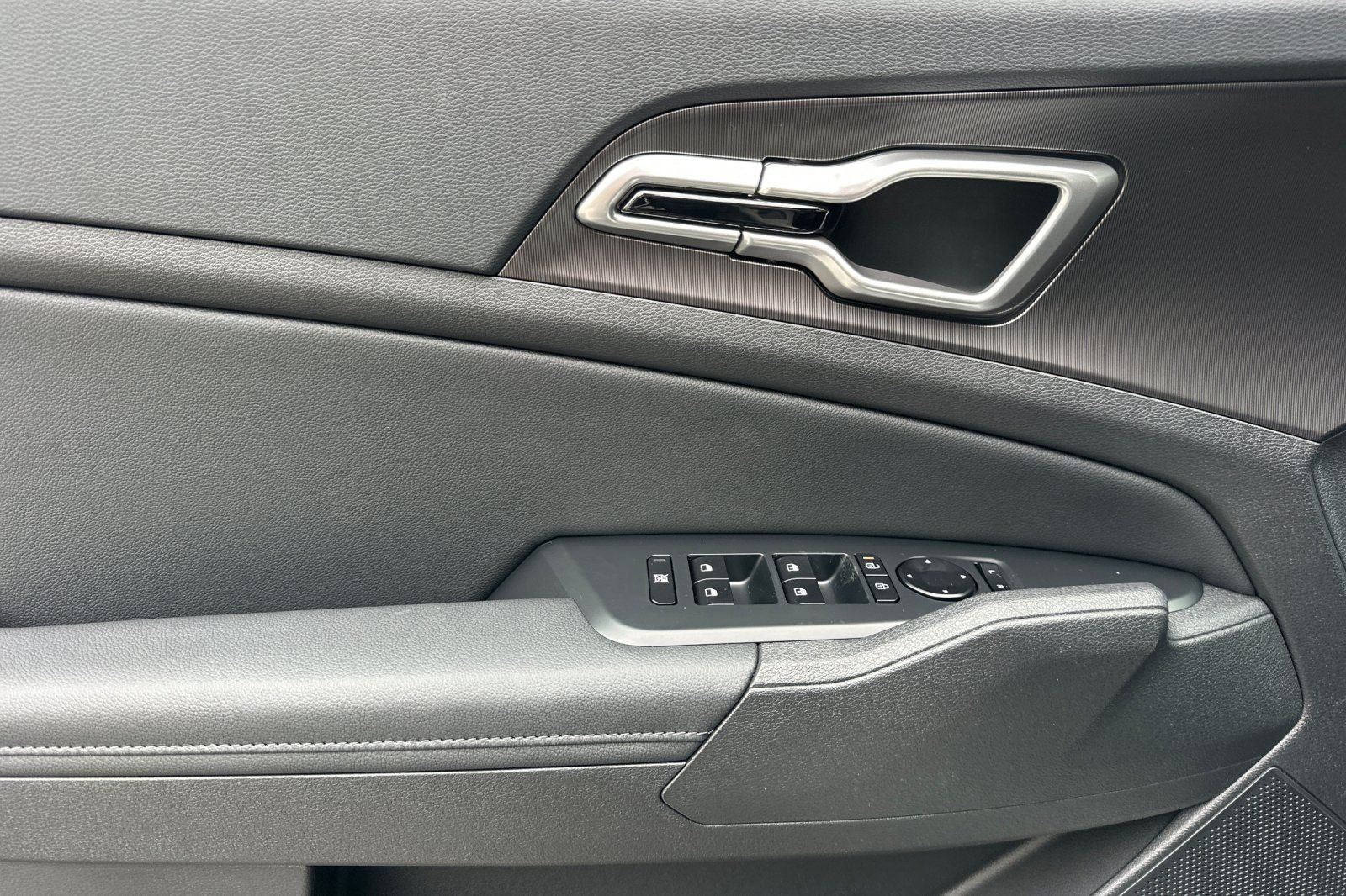 New 2026 Snow White Pearl Kia EX image 7