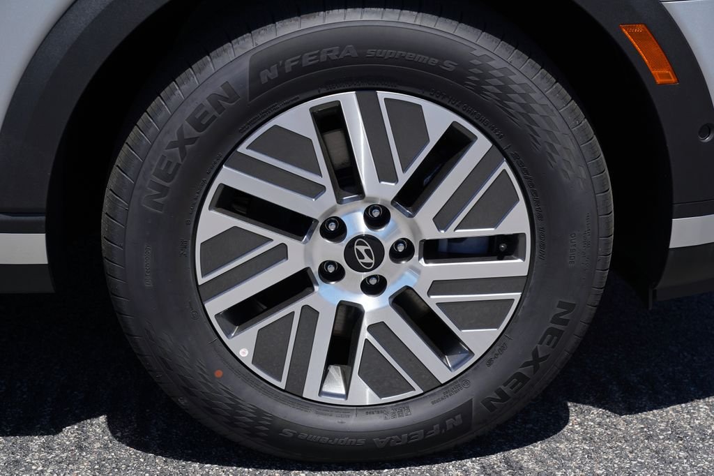 New 2026 Typhoon Silver Metallic Hyundai SEL Premium image 32