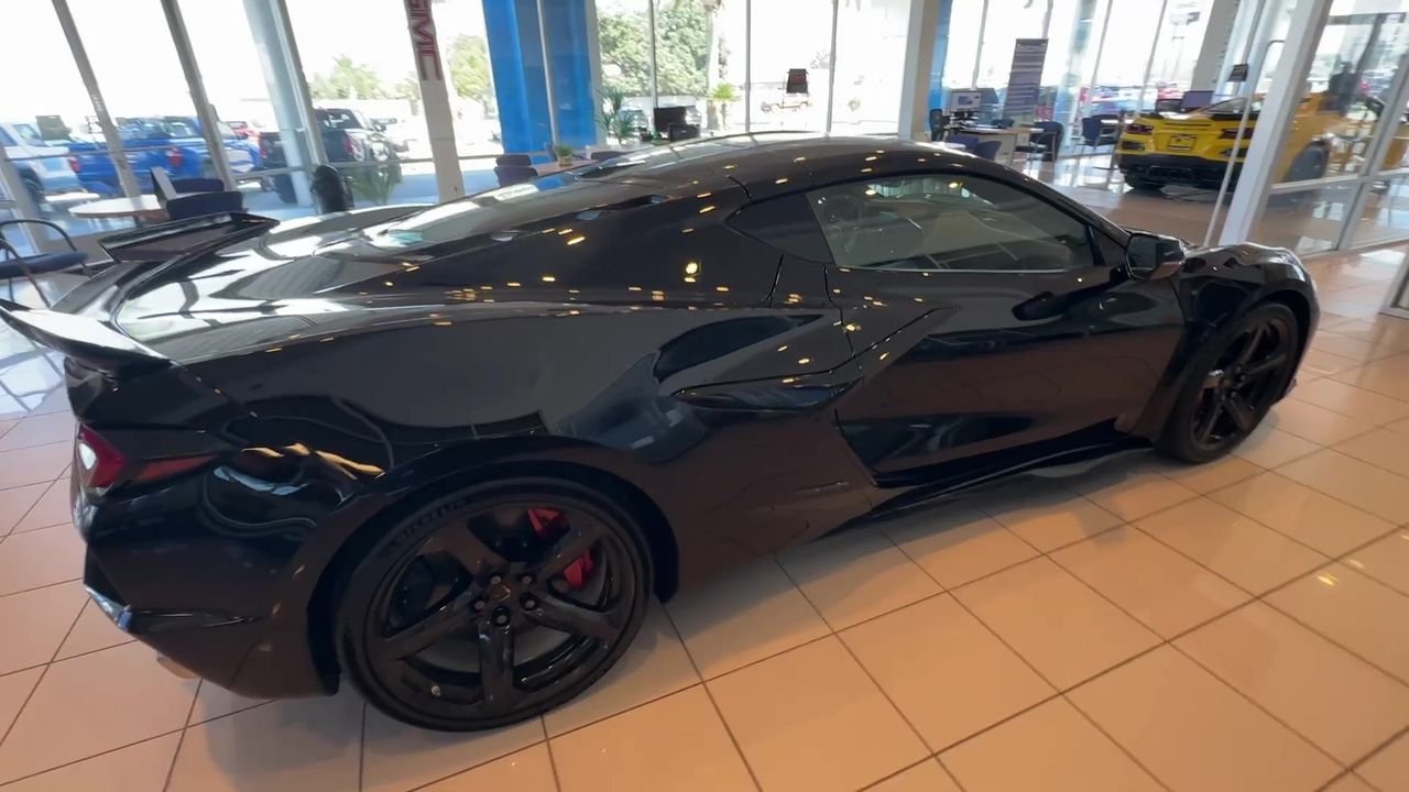 2025 Chevrolet Corvette 2LZ - Photo 32
