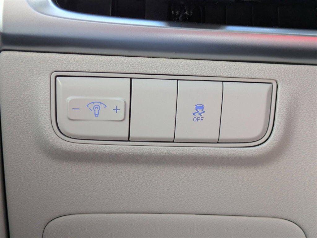 New 2026 White Hyundai SE FWD image 21