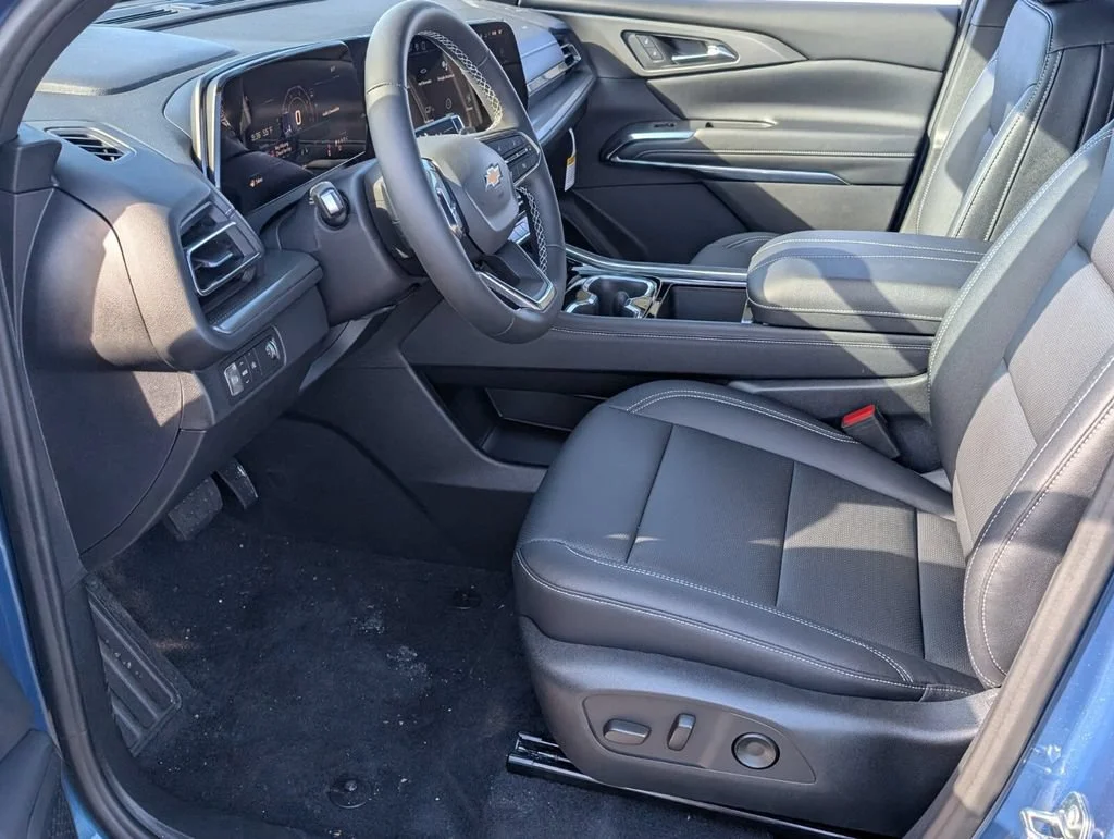 New 2026 Lakeshore Blue Metallic Chevrolet LT image 5