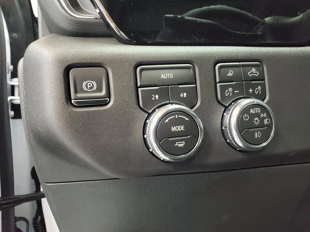 2026 GMC Sierra 1500 SLT - Photo 8