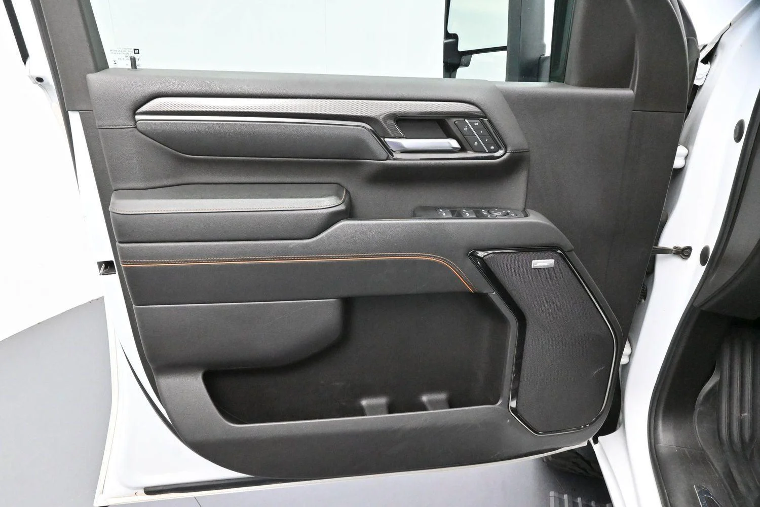Used 2024 Summit White GMC AT4 image 10