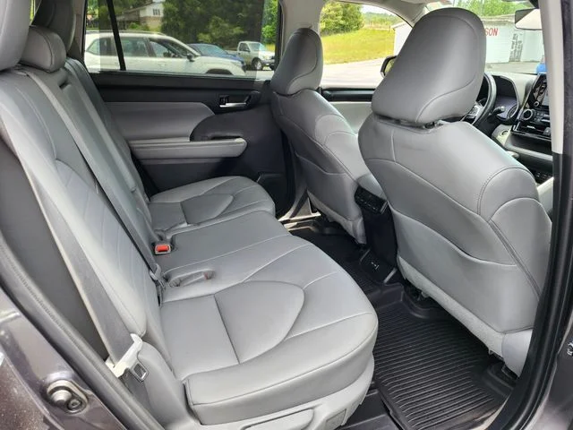 Used 2022 Gray Toyota XLE image 24