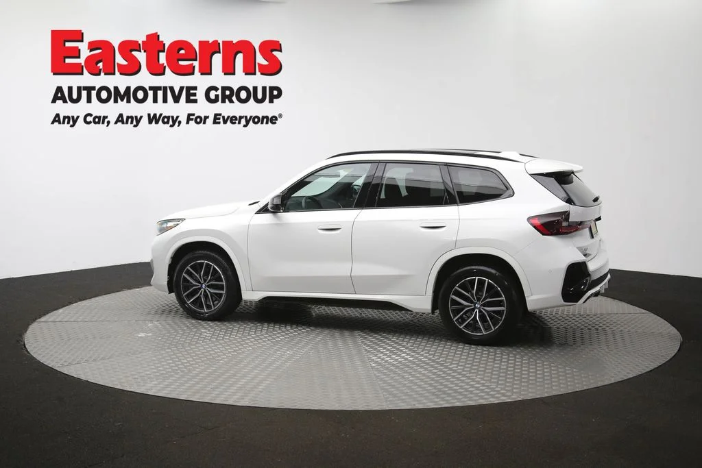Used 2023 White BMW xDrive28i image 62
