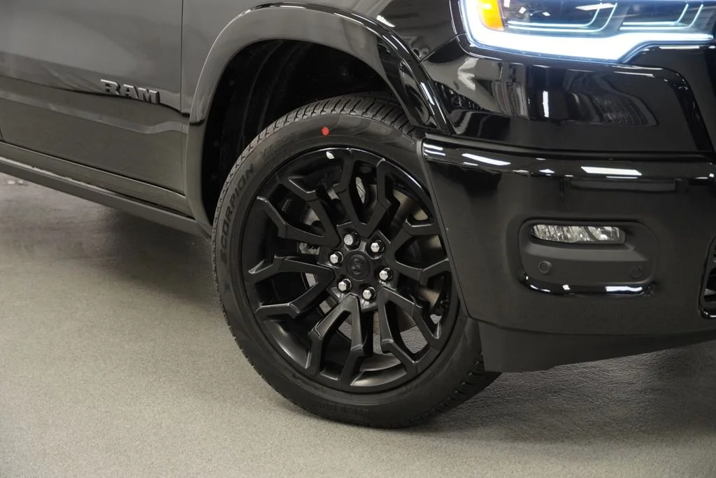 New 2026 Diamond Black Crystal Pearl-Coat Exterior Paint RAM Limited image 4