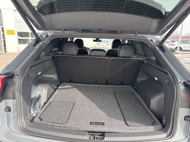 New 2026 Pure Gray Volkswagen 2.0T SE w/Technology image 9