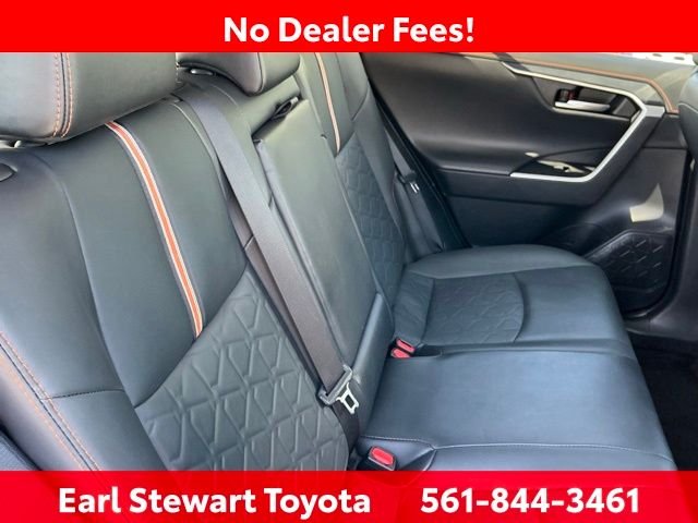Used 2024  Toyota Adventure image 27