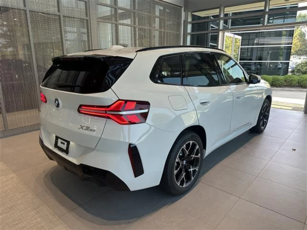 New 2026 Alpine White BMW 30 xDrive image 6