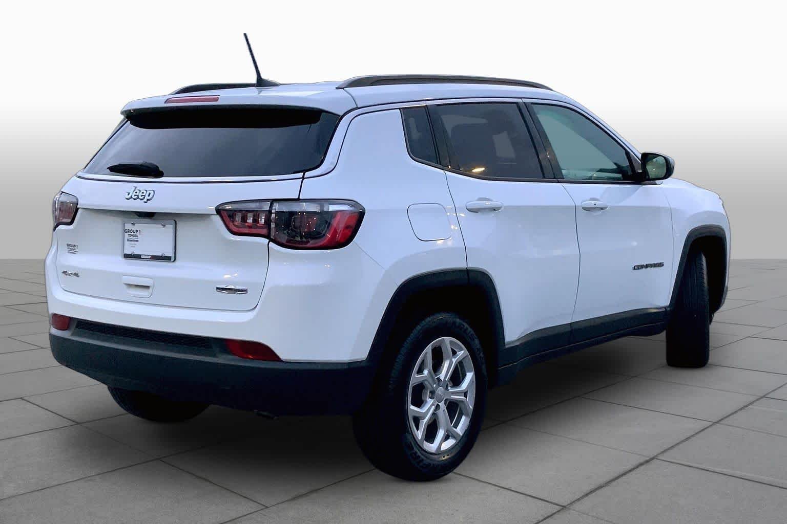 Used 2024 Bright White Clearcoat Jeep Latitude image 13