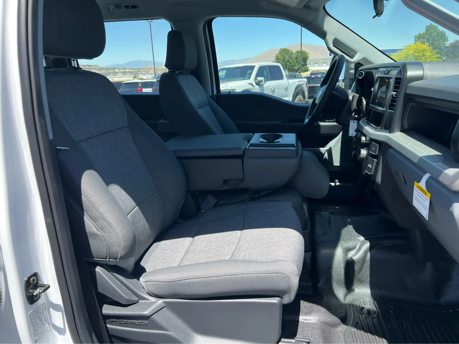 New 2026 Oxford White Ford XL image 17