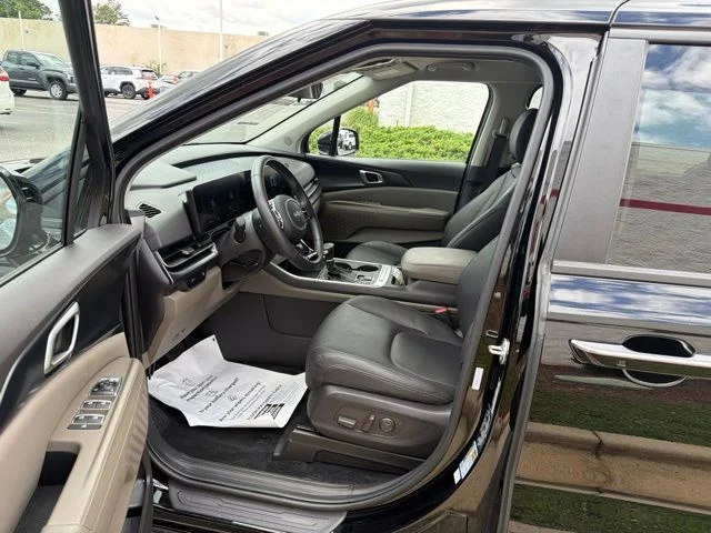 Used 2026 Black Kia LXS image 30